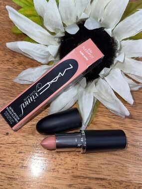 MAC Cosmetics Satin Lipstick - Fleshpot Sheer Pink-Nude